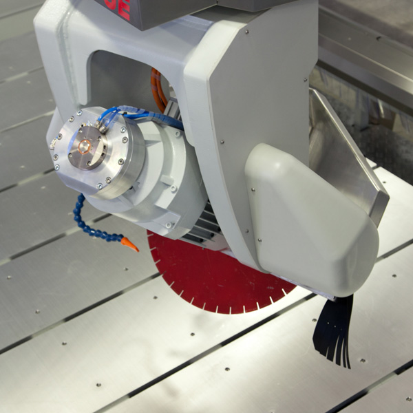 Testa automatica con rotazione 0° a 370° e inclinazione -4° a +100°